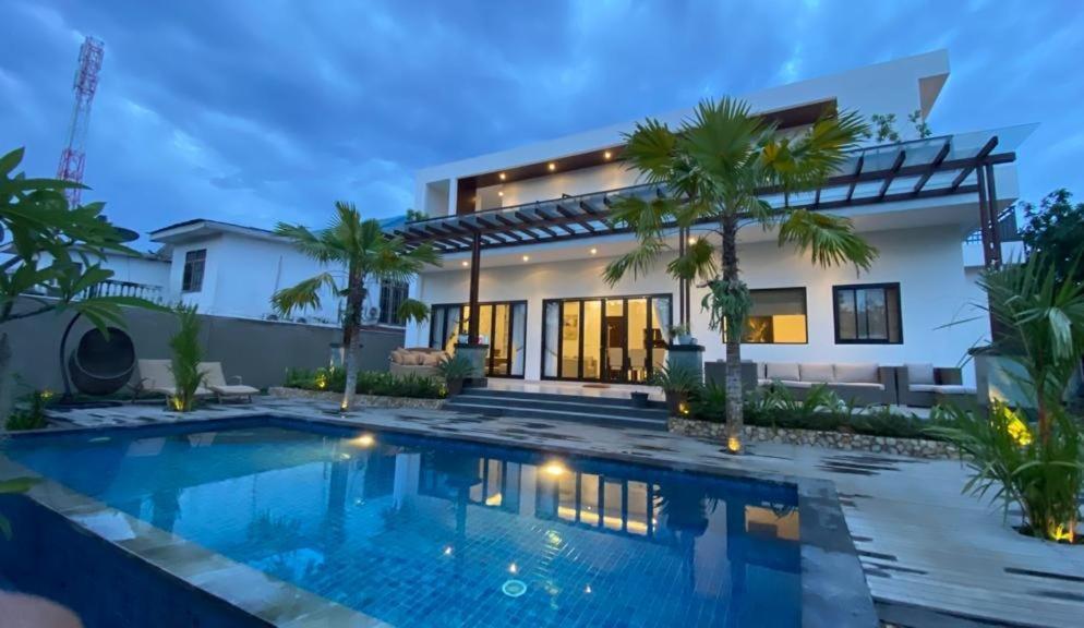 Villa Niang Ando Labuan Bajo Ngoại thất bức ảnh